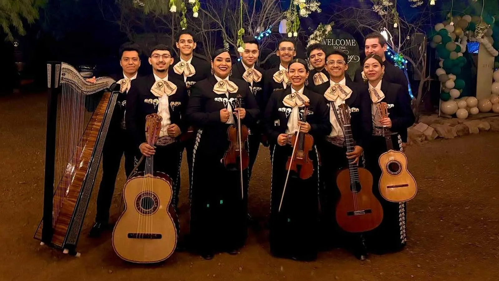 Mariachi Joya and Mariachi Paloma Azteca