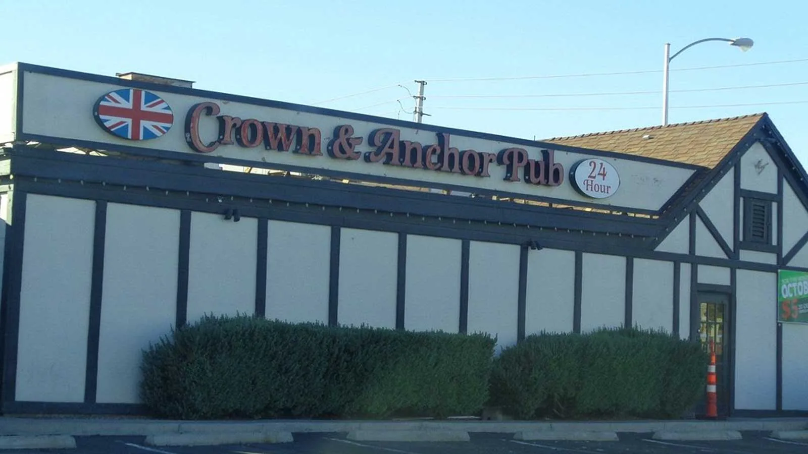 Crown & Anchor British Pub
