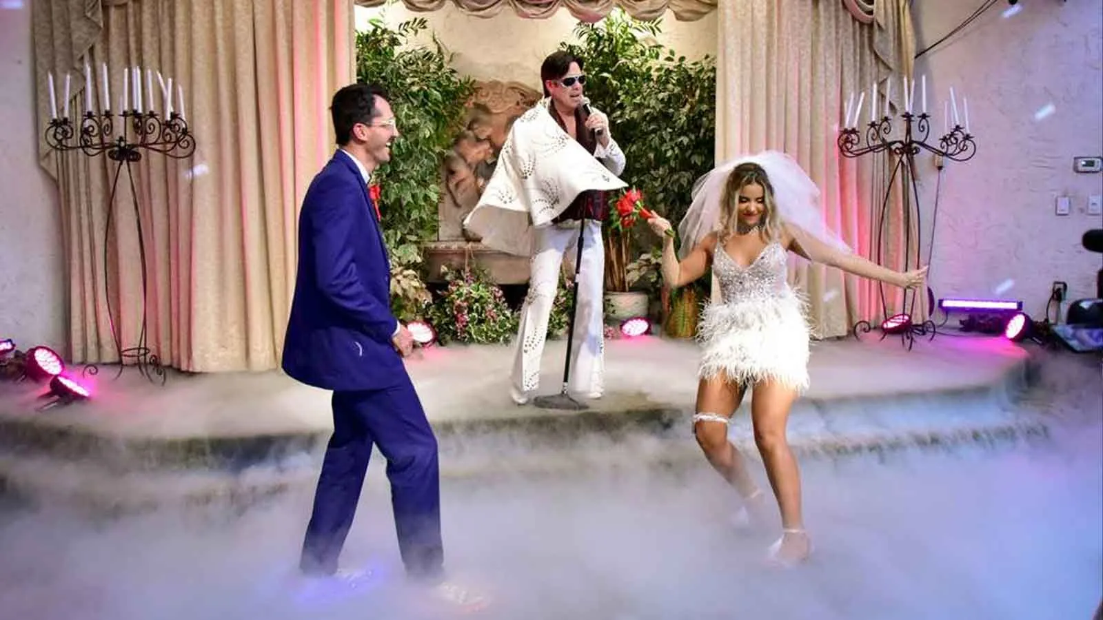 Viva Las Vegas Wedding Chapel