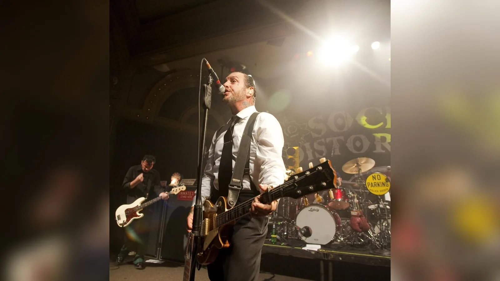 Social Distortion with Descendents and The Chats