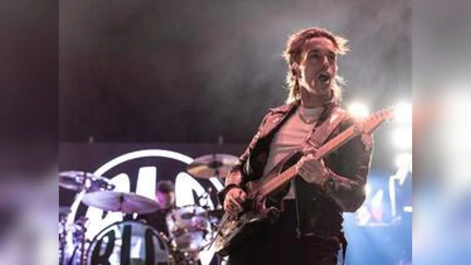 Boys Like Girls with iDKHOW and Arrows in Action