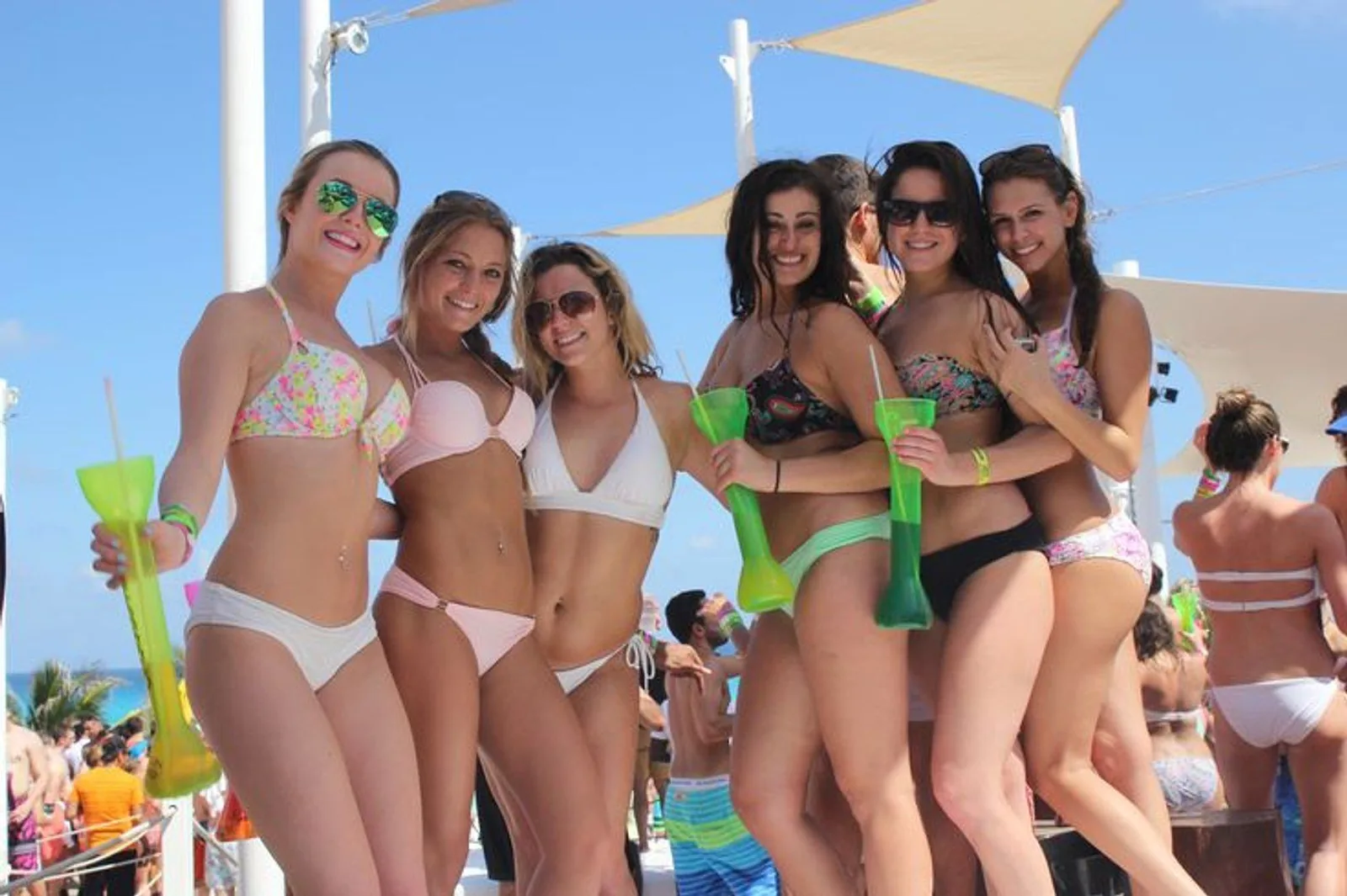 Las Vegas Pool Party Tour by Party Bus