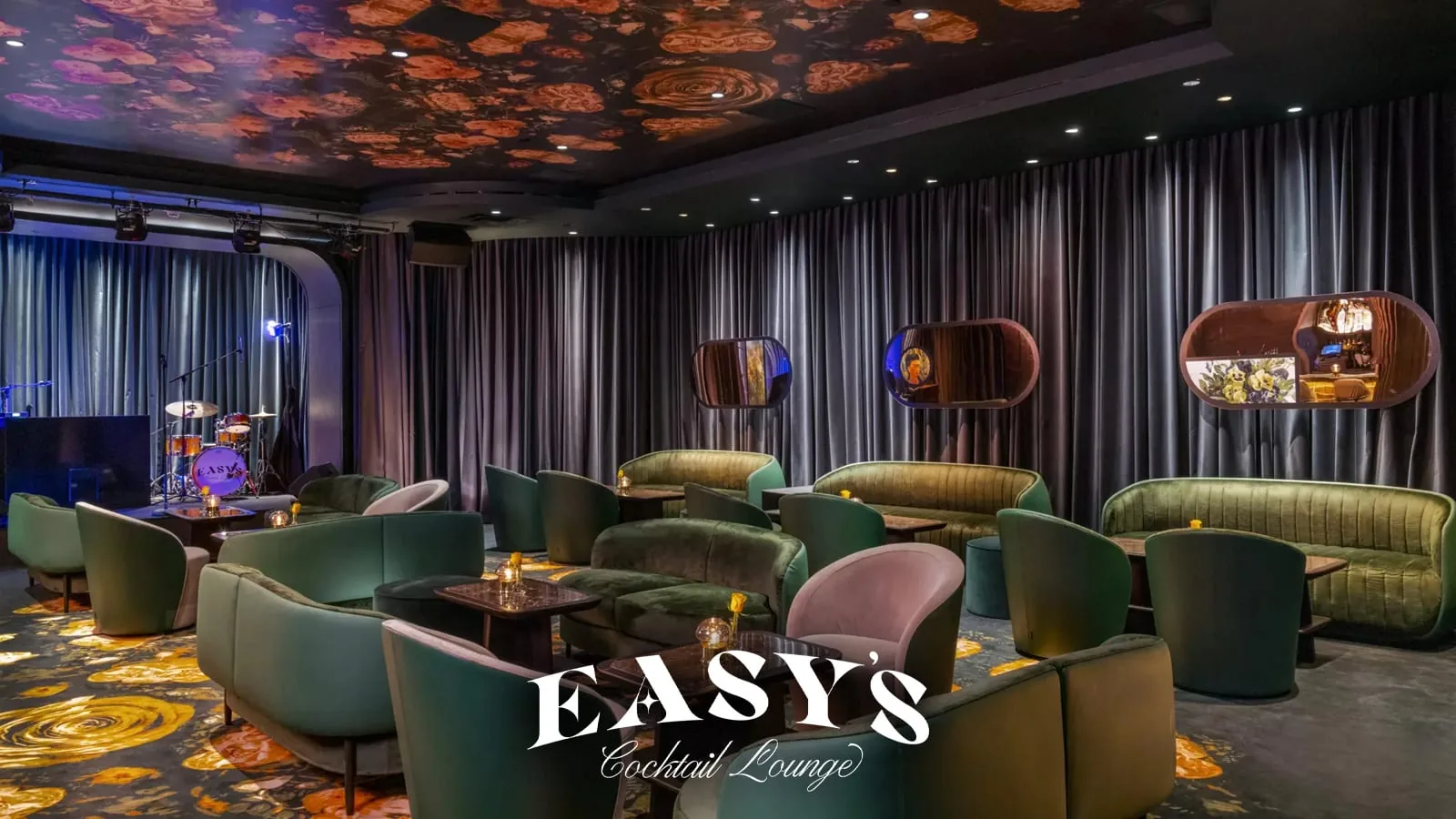 Easy's Cocktail Lounge