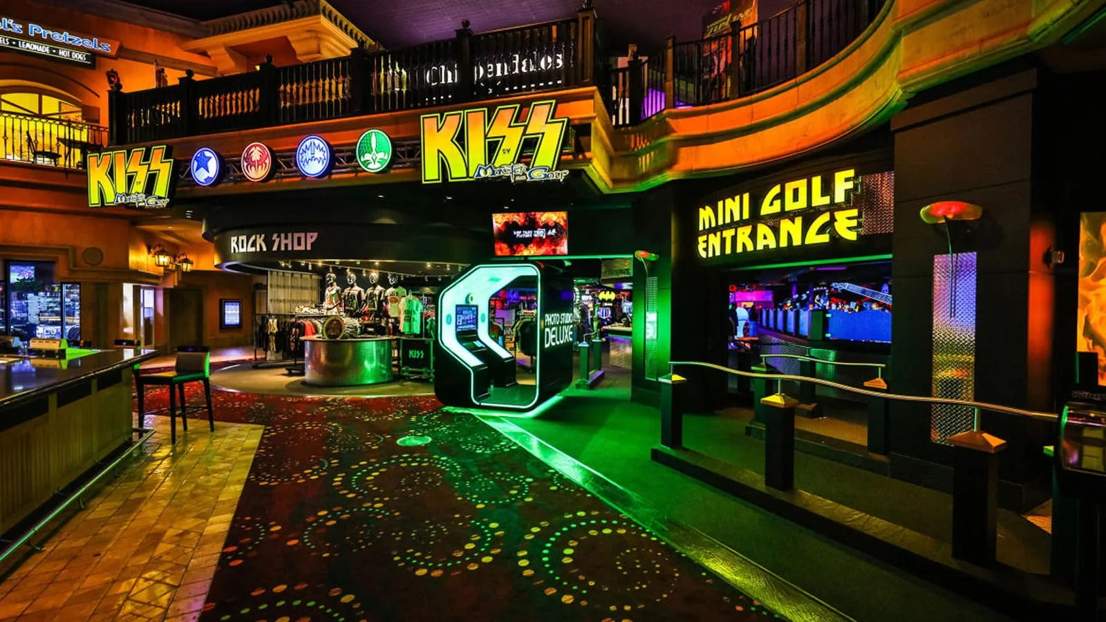 KISS by Monster Mini Golf